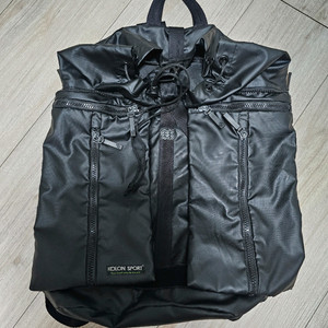 코오롱 스포츠 백팩 (블랙) 3.5만에 팝니다.