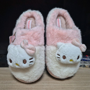 *새상품 헬로키티 털 실내화 털신*
