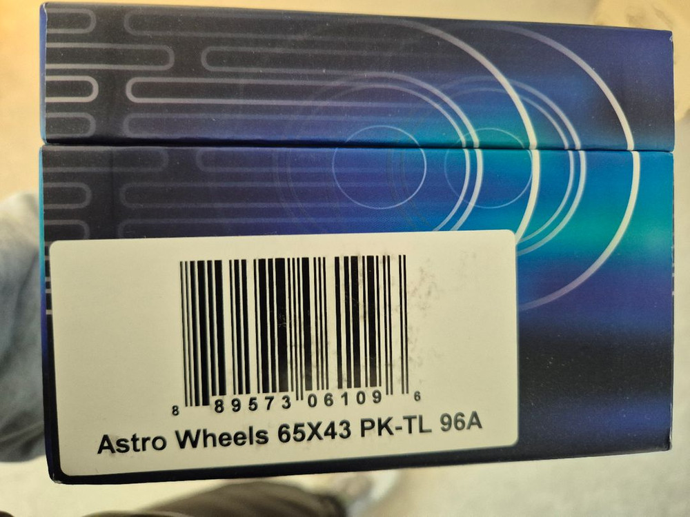 롤러스케이트 백스핀 아스트로 와이드 팝니다.--1