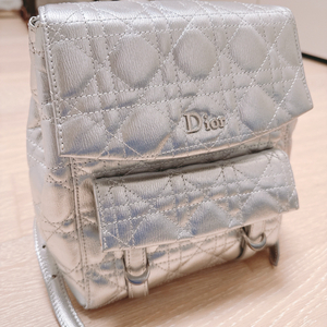 디올 백팩 새상품