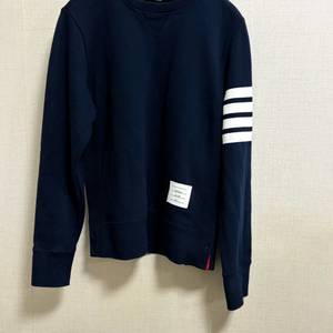 정품,새상품급(2)톰브라운 사선완장 맨투맨 네이비