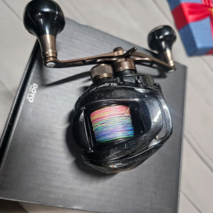 도요 라이거30 SW 6점대 보조 스풀포함 판매합니다.