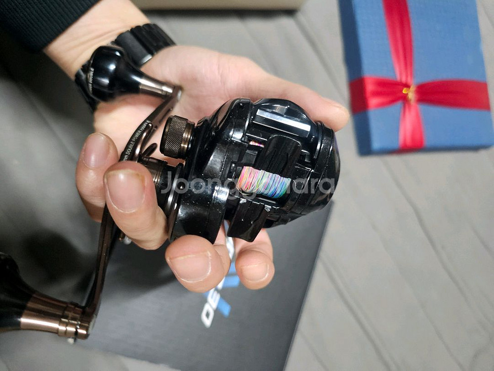 도요 라이거30 SW 6점대 보조 스풀포함 판매합니다.--1