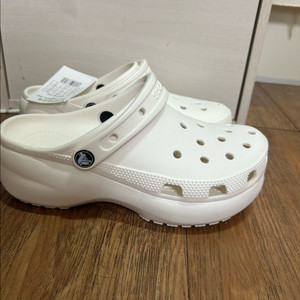 크록스 클래식 플랫폼 클로그 화이트 W7 240