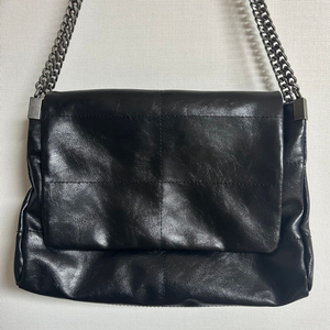 자라 락플랩 숄더백 있지 유나 가방 이미지