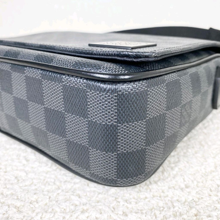 루이비통 서류가방 디스트릭트 pm--5