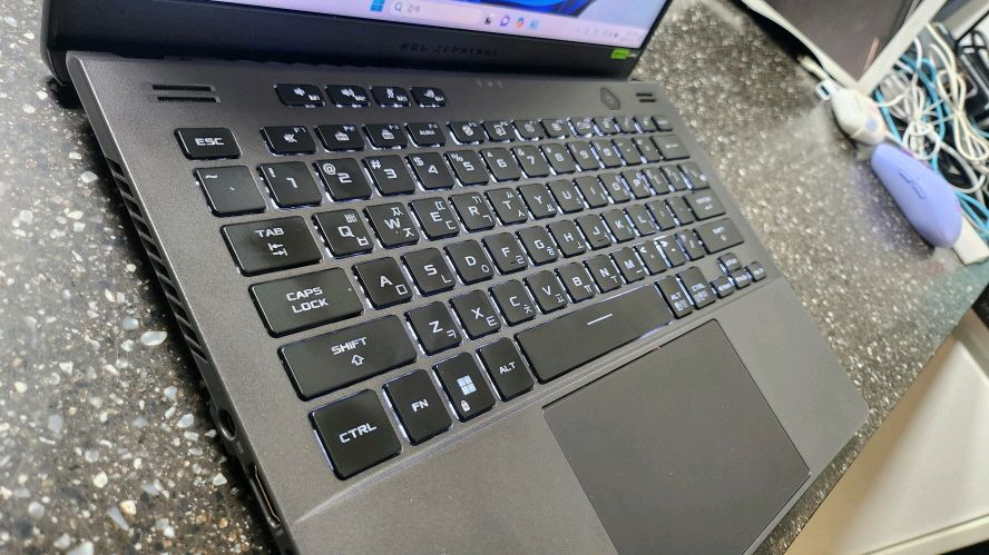 아수스 제피러스 라이젠9 하이엔드 노트북/RTX4070 이미지