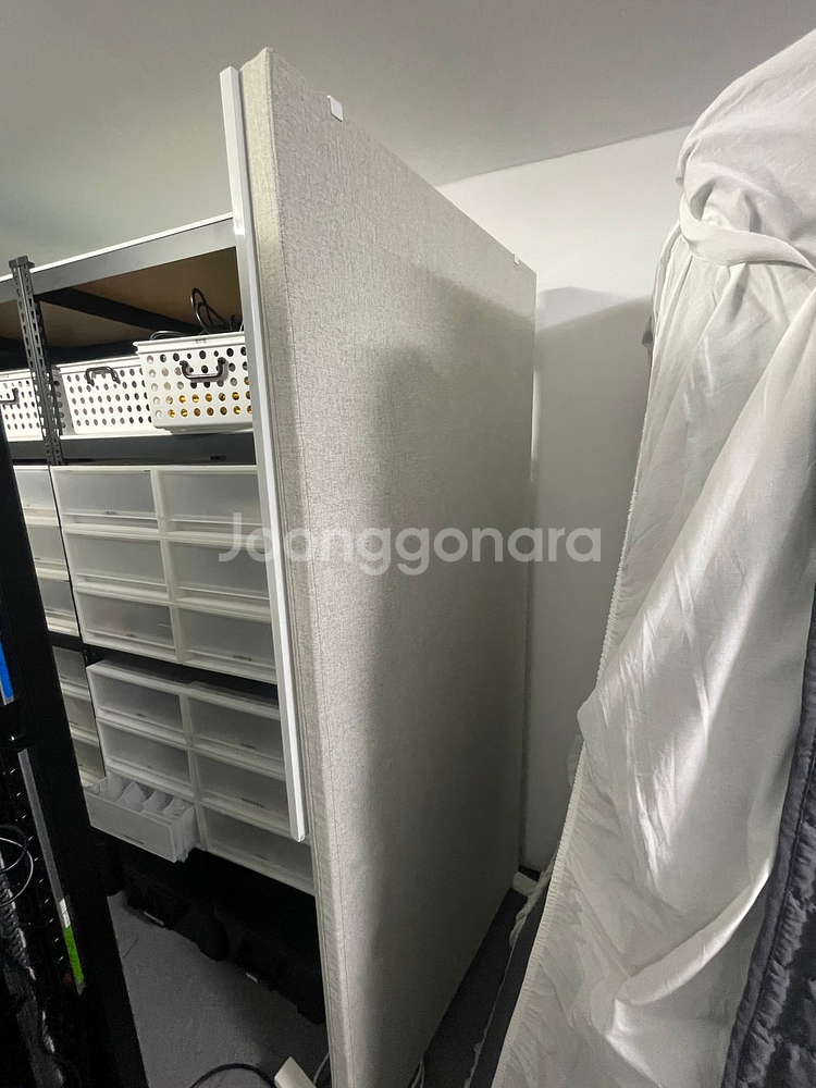 MITTZON 밋손 2개(1개 화이트보드 포함) 판매합니다.--1