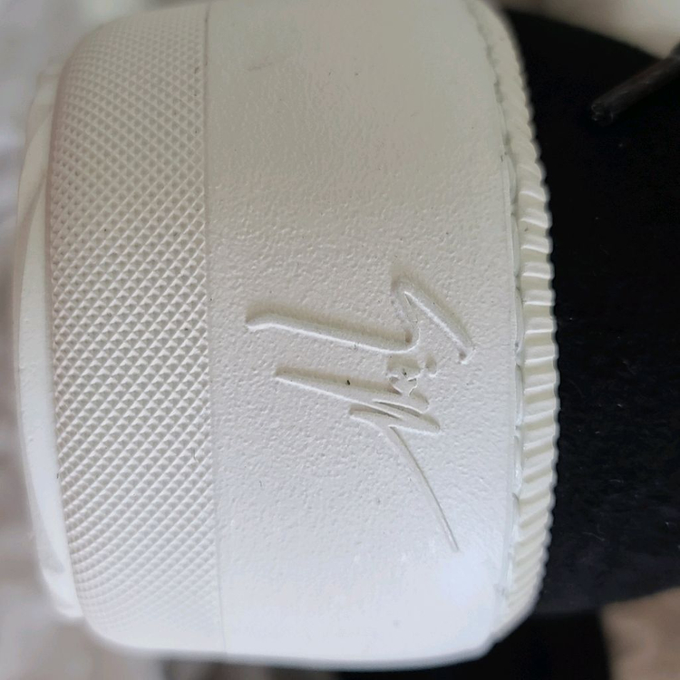 쥬세페 자노티 항탑 스니커즈 새상품 이미지