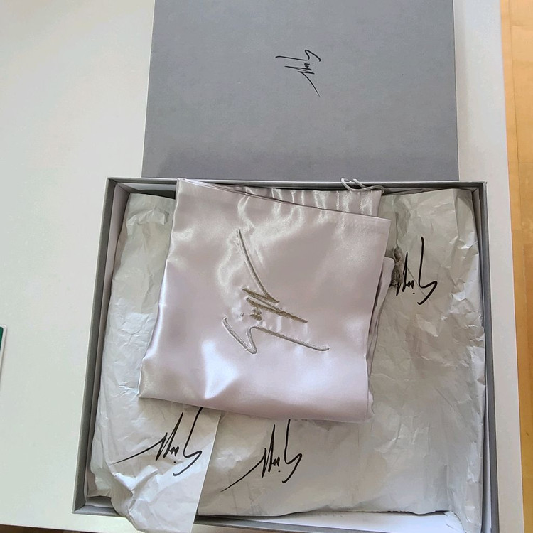 쥬세페 자노티 항탑 스니커즈 새상품 이미지