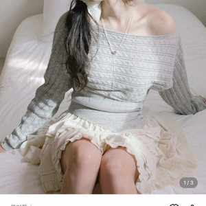 쿨키튼 오프숄더 러블리 니트 상의