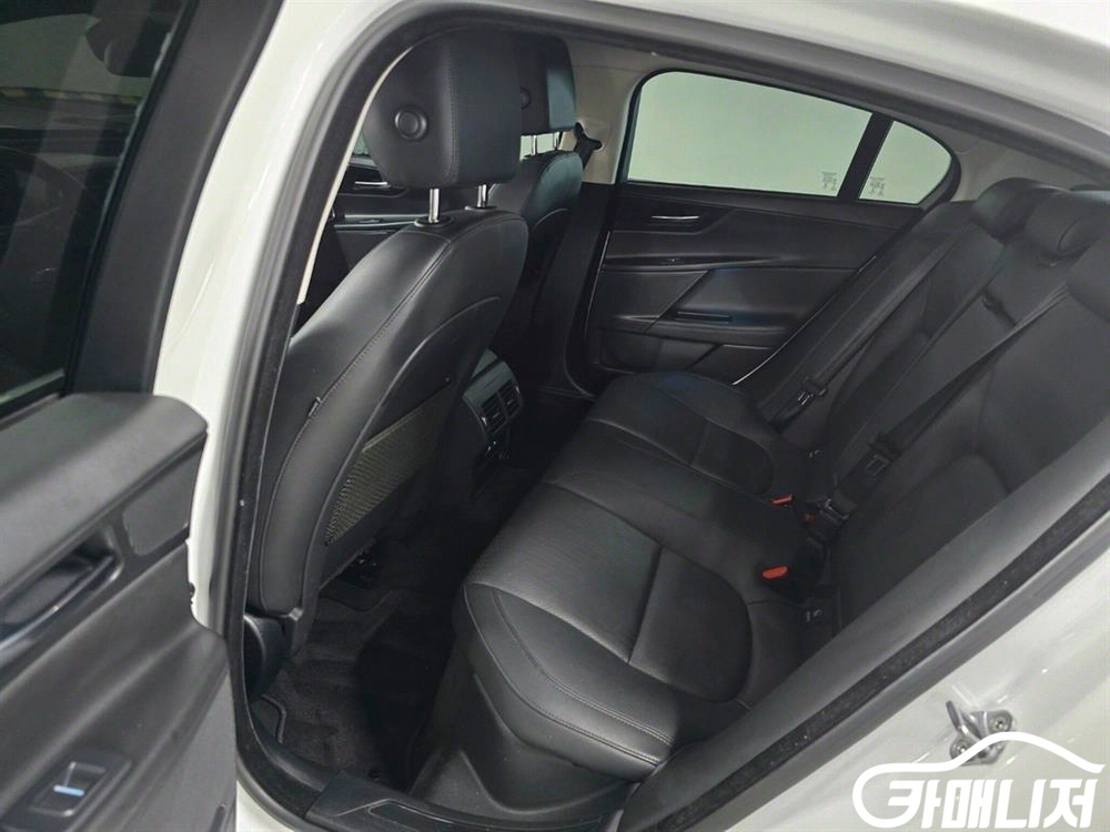 [재규어]XE 2.0D 프레스티지 (5인승) #2026년특가--6