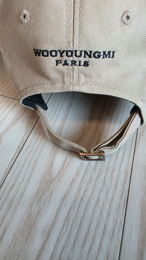 우영미 베이지 볼캡 팝니다. 이미지