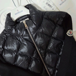 [2번 입음] 몽클레르 니트패딩 XS (런드리고 프리미엄 드라이까지 함)