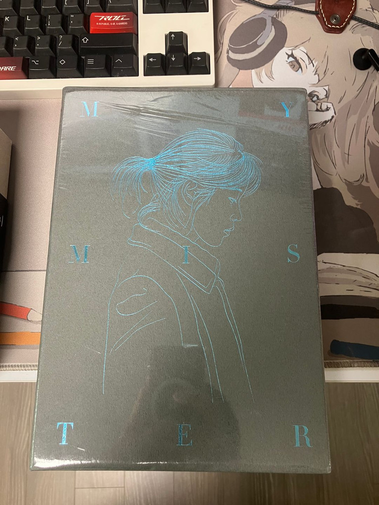 나의아저씨 블루레이+특전(권나라싸인)+대본집(미개봉)+OST 이미지