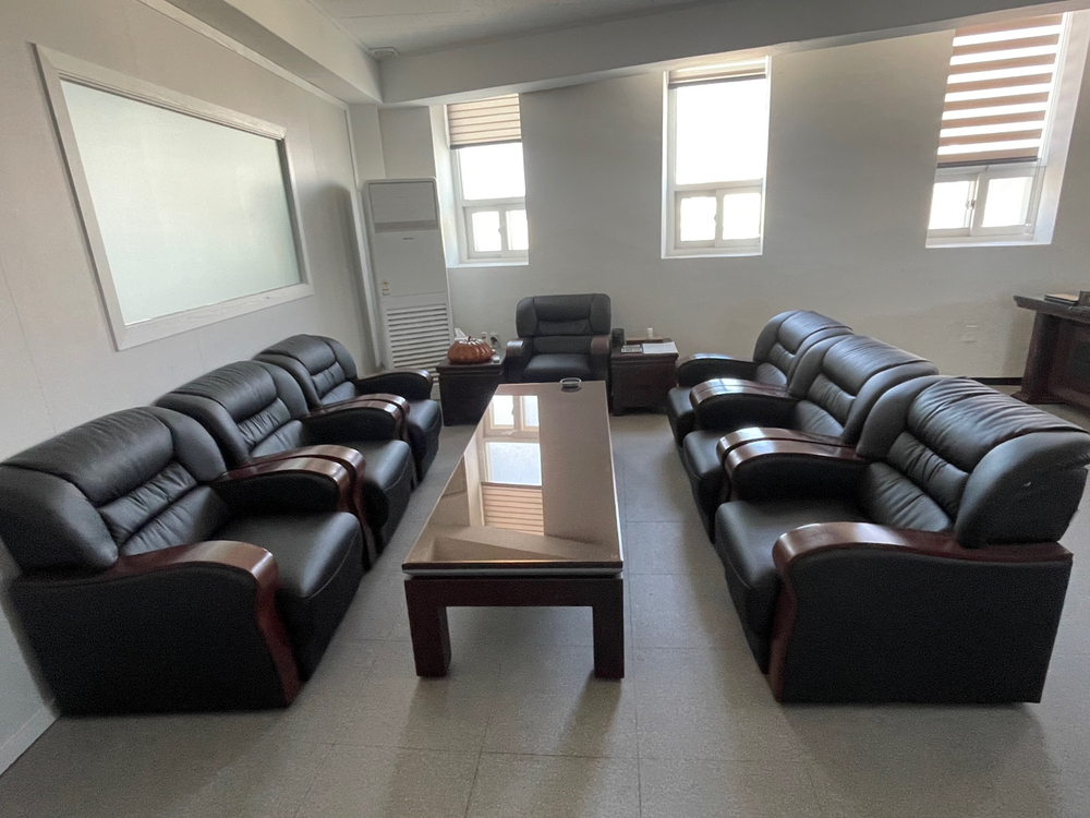 사무실 전자/사무기기(TV, 냉난방기, 히터, 복합기, 테이블, 컴퓨터, 의자 등 다수)--3