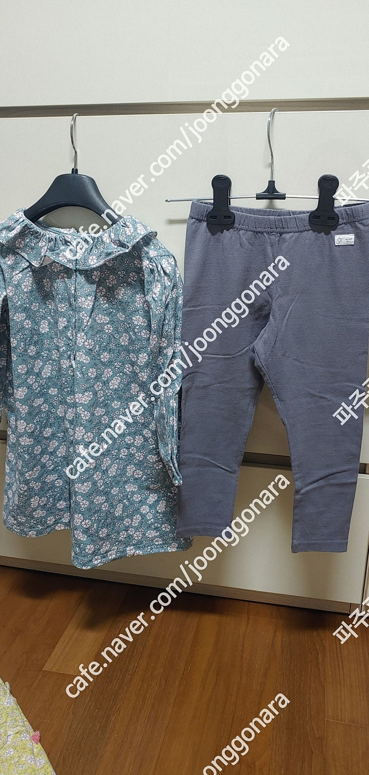 밍크뮤 치마 티 1벌 원피스 2개 바지1개 가디건1개 티1개 3만5천원 착불 구매시 사은품4만원 이상 드립니다--8