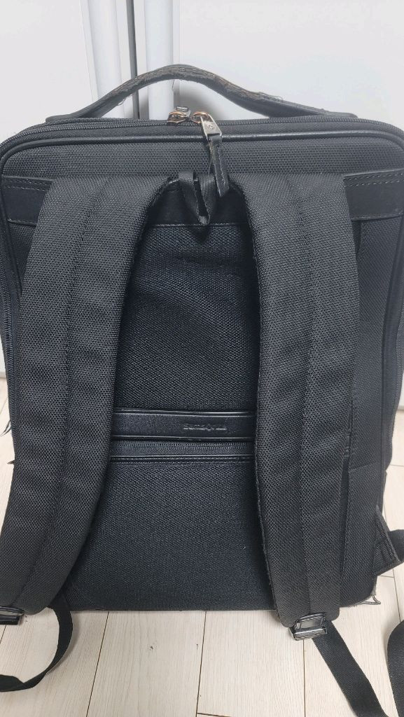 샘소나이트 브리프케이스 백팩 이미지