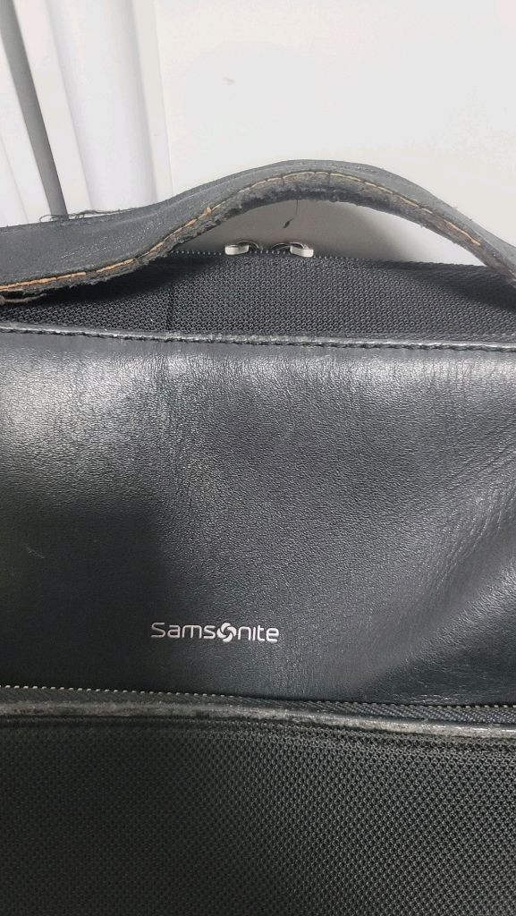 샘소나이트 브리프케이스 백팩 이미지