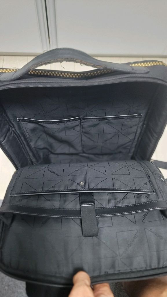 샘소나이트 브리프케이스 백팩 이미지