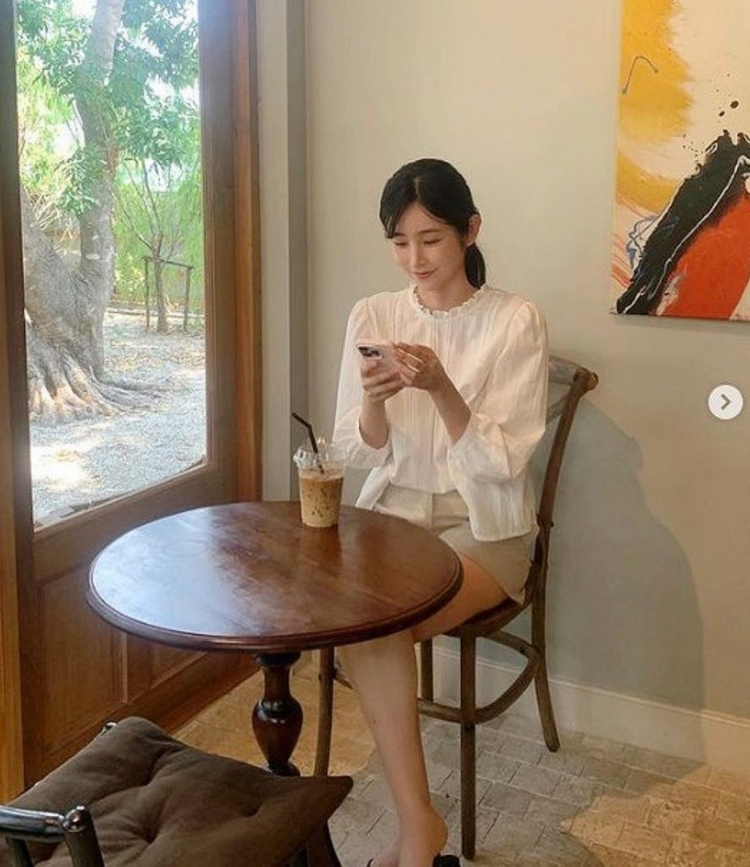 유에르 줄리 레이스 블라우스 아이보리--2