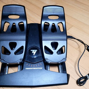 트러스트 마스터 TFRP 러더 페달