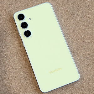 *40만* 갤럭시 S24FE 옐로우 256기가 25년 4월개통 액정무잔상 무기스 판매합니다