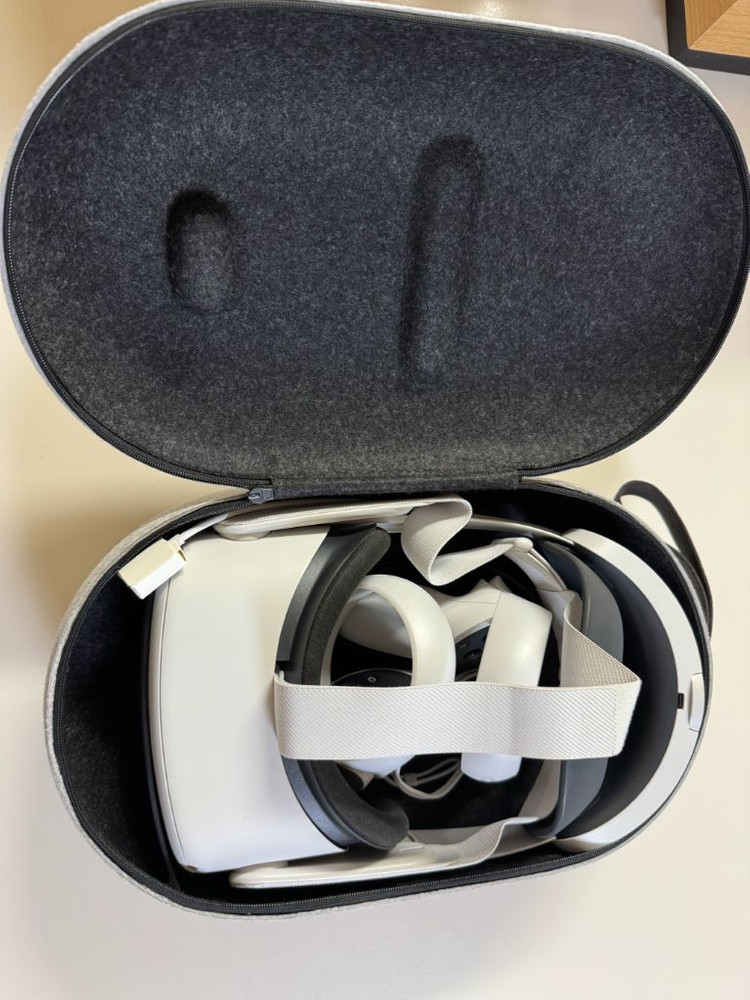 오큘러스 퀘스트2 256GB VR 헤드셋--1