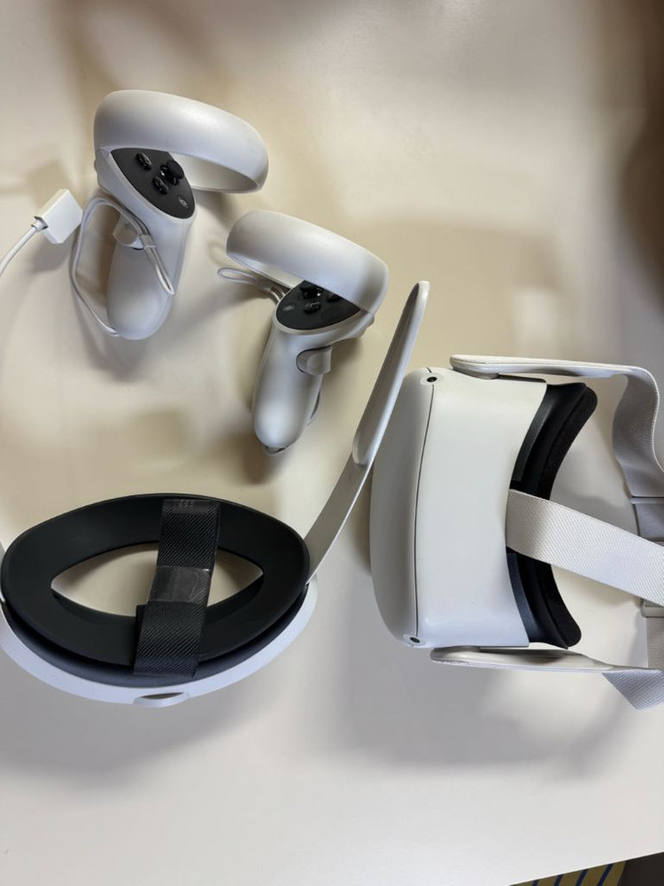 오큘러스 퀘스트2 256GB VR 헤드셋--2