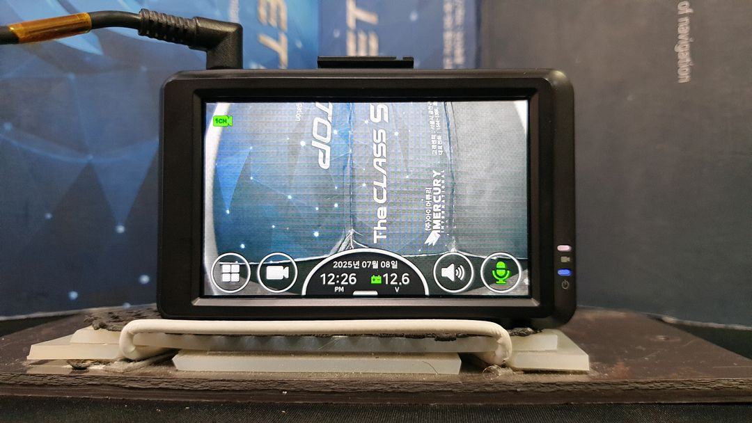 정비된 파인뷰 X3000 앞쪽 본체만.--2