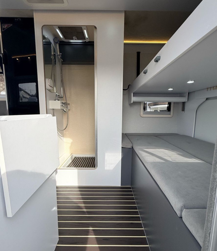 봉고3 캠핑카 휴먼560--4