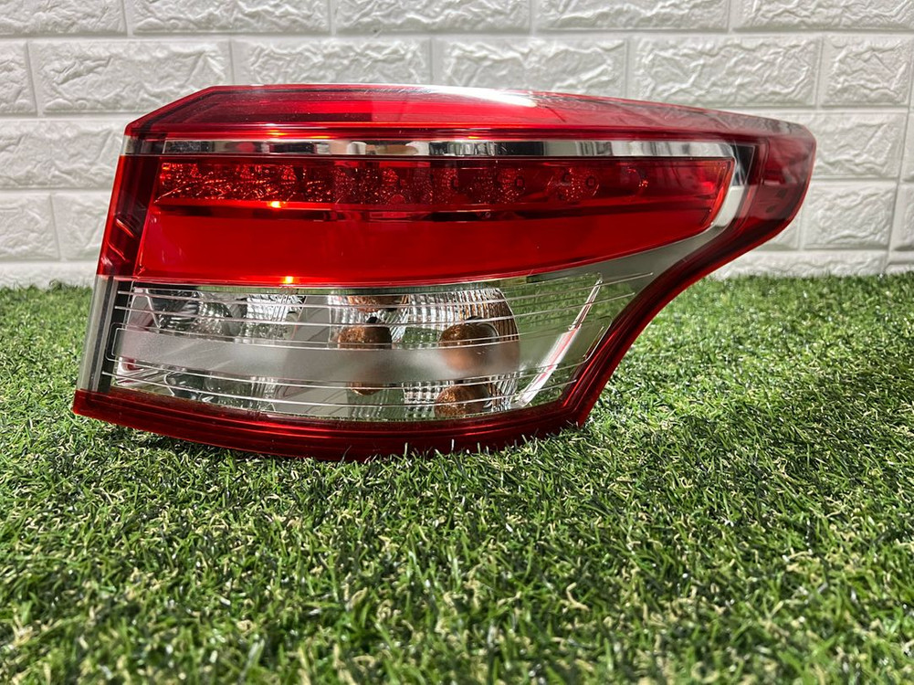 뉴SM5 L43 플래티넘 테일램프 후미등 데루등 / 코너쪽 이미지