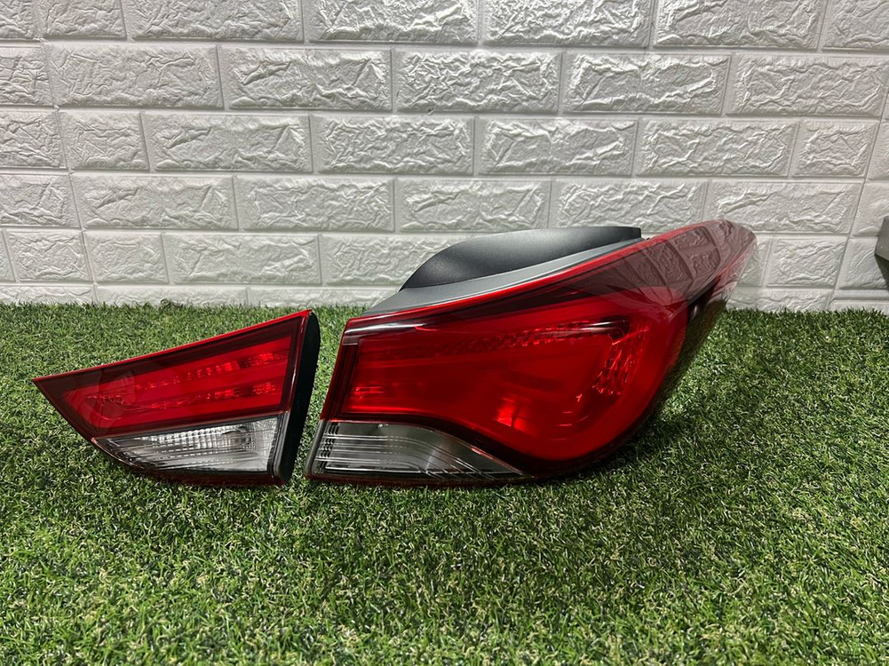 현대 더뉴 아반떼 MD 일반 후미등 테일램프 4핀 1대분 이미지