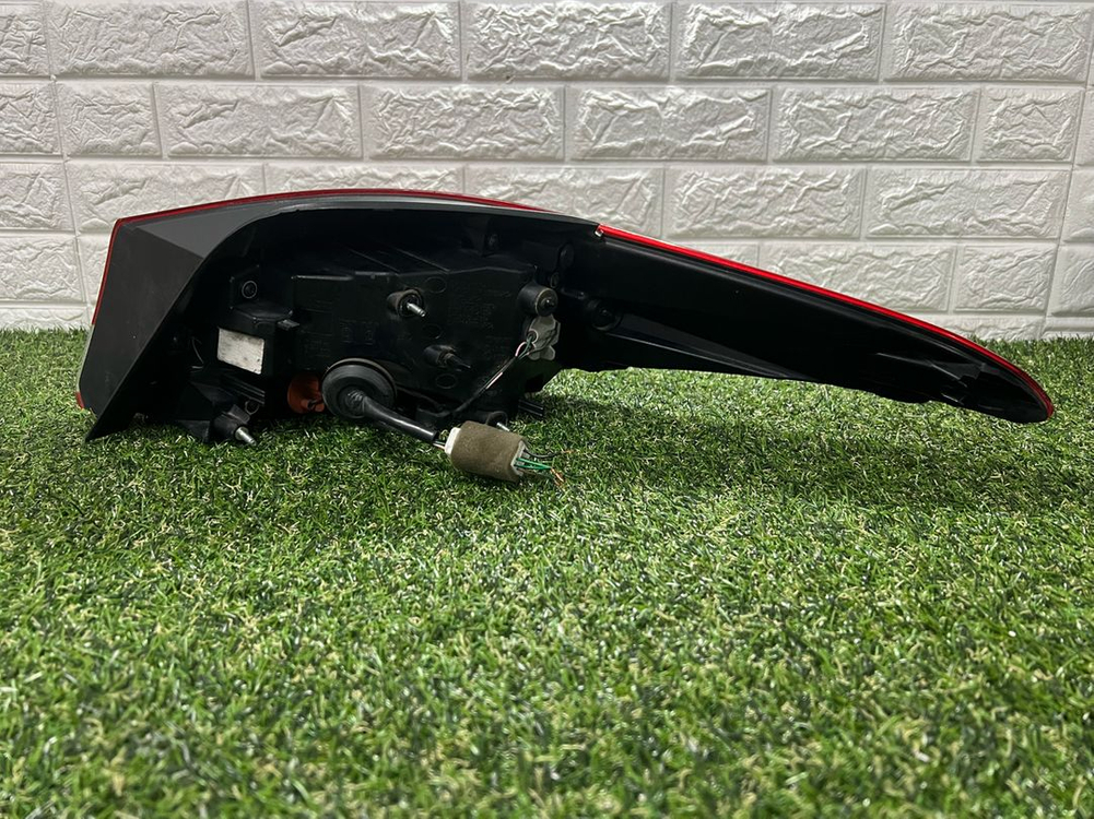 현대 더뉴 아반떼 MD 일반 후미등 테일램프 4핀 1대분 이미지