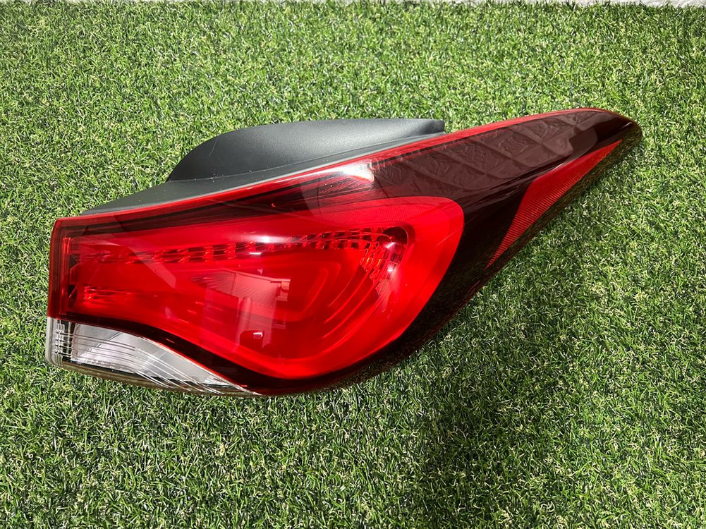 현대 더뉴 아반떼 MD 일반 후미등 테일램프 4핀 1대분 이미지