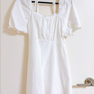 화이트 색상 봄 여름 원피스