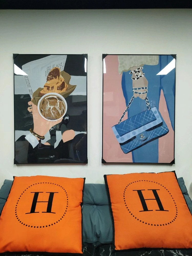 샤넬 감성 샤넬가방 샤넬백 여인 유화 대형 그림액자 그림 액자 팝아트 인테리어소품 명품그림 명품액자 꽃 선물 가방 이미지