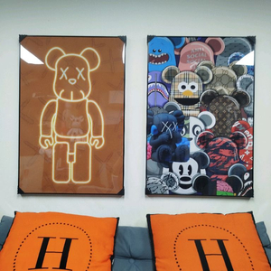 베어브릭 카우스 피규어 캐릭터 인형 대형 그림액자 그림 액자 팝아트 인테리어소품 명품그림 명품액자 꽃 선물 가방