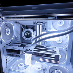 라이젠7 9800X3D RTX5070TI 새상품 컴퓨터 팝니다 이미지