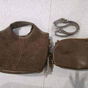 토트백겸 크로백 판매해요