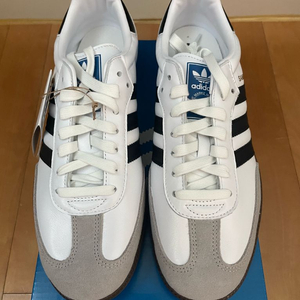 아디다스 삼바(화이트) 새제품 판매합니다.