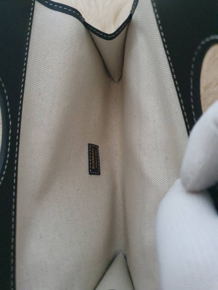 (정품)버버리 톱스터치 미니 블랙포켓 *꺠끗해요*--2