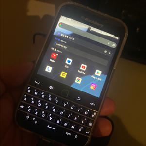 블랙베리 Q25 스마트폰