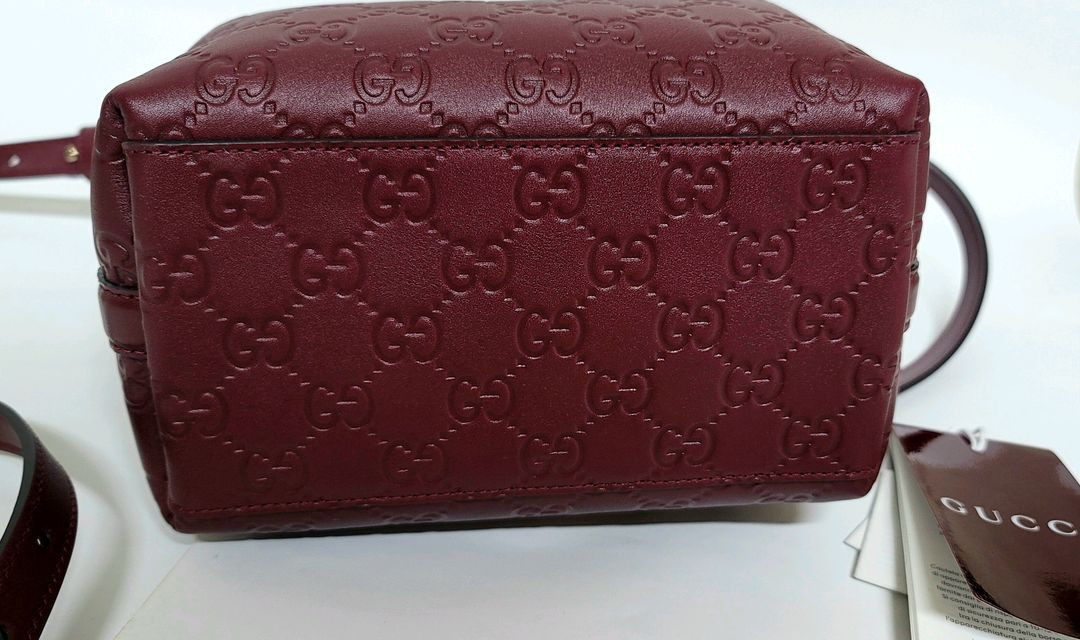 구찌 GG 엠블럼 스몰 버킷백 이미지