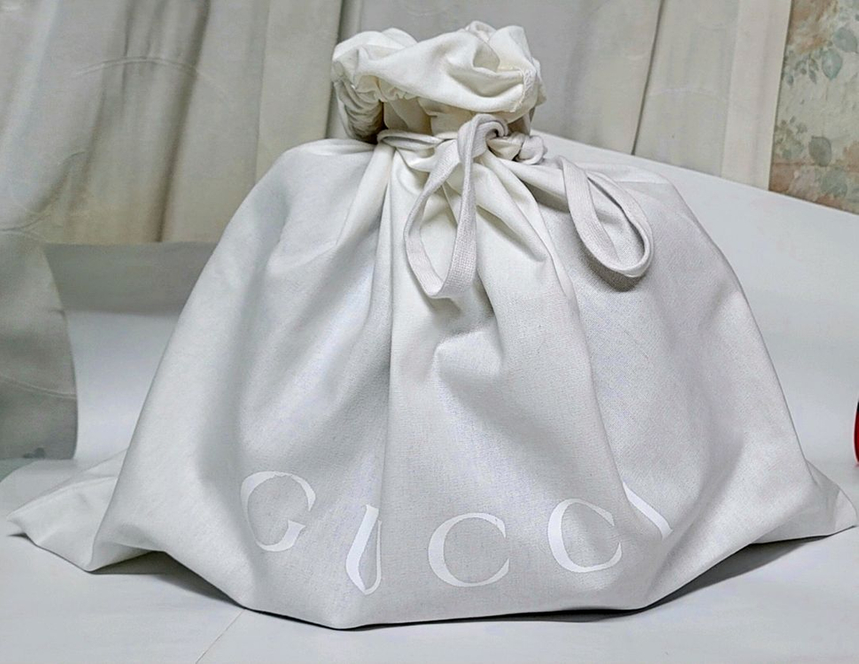 구찌 GG 엠블럼 스몰 버킷백 이미지