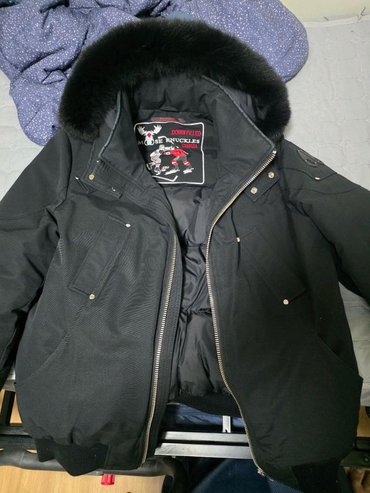 무스너클 숏패딩 블랙 판매합니다--1