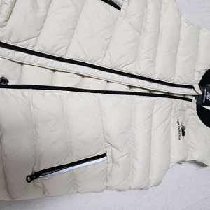 뉴발란스키즈 패딩경량조끼 130사이즈