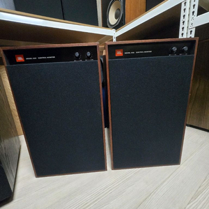 JBL 4312 초기형 스피커.