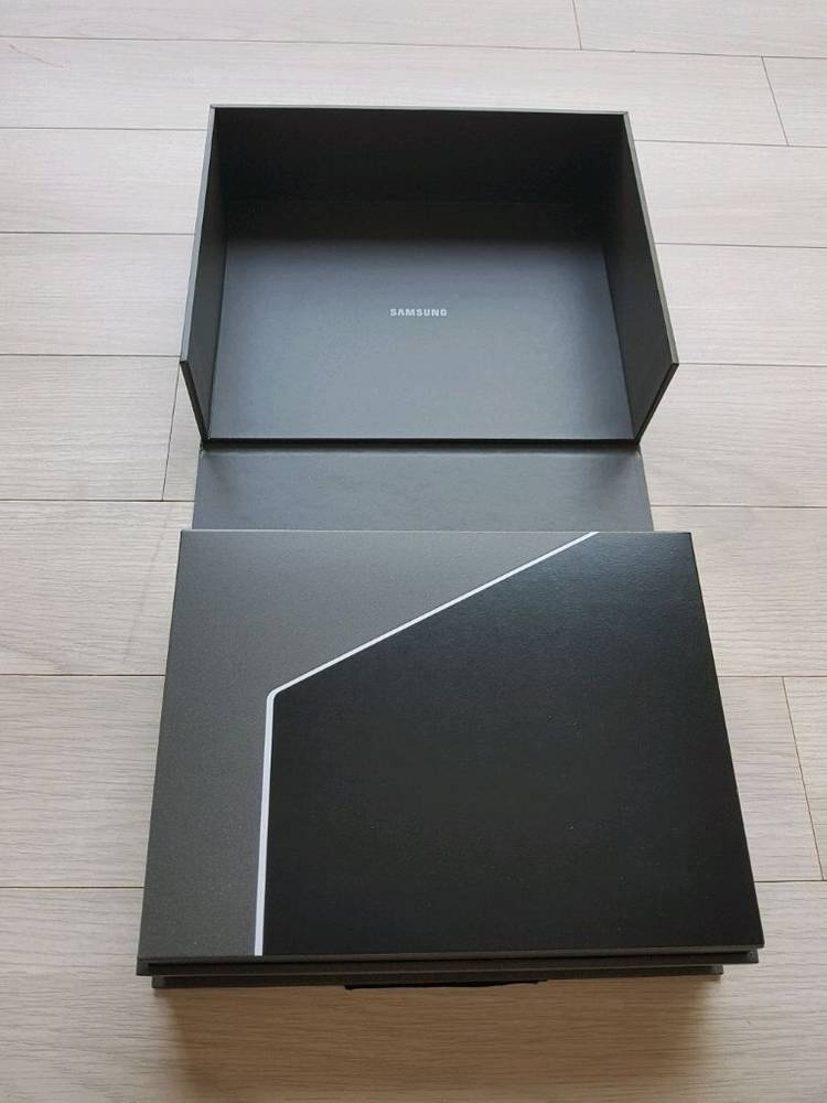 갤럭시 트라이폴드 새상품급 개봉품(마지막 할인)--3