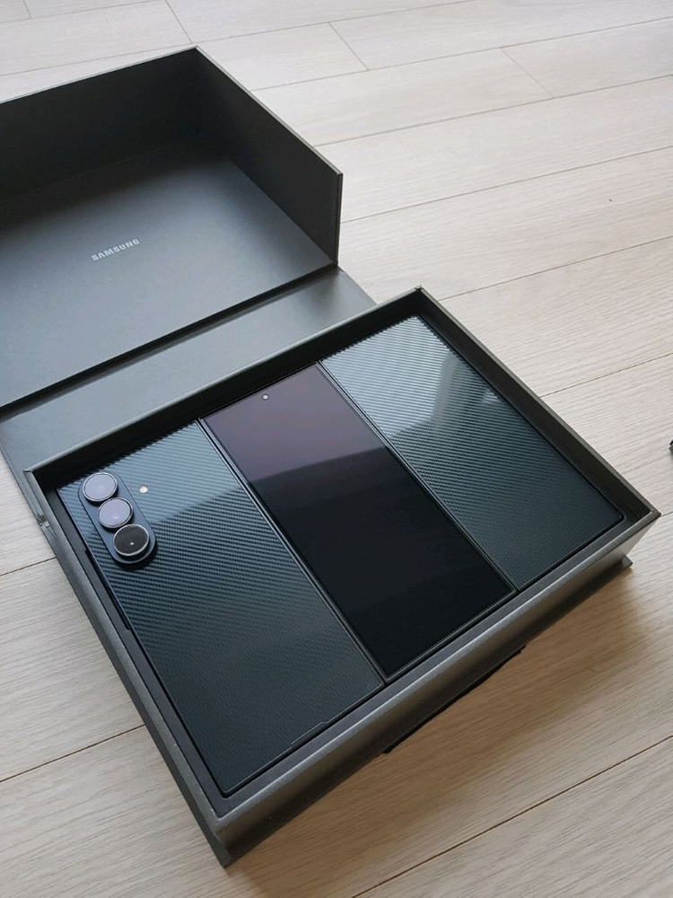 갤럭시 트라이폴드 새상품급 개봉품(마지막 할인)--4